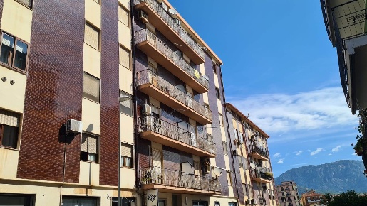 Foto Appartamento a Iglesias Centro di 130 m² con 8 locali in vendita