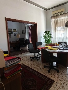 Foto Appartamento in Via Matteo Renato Imbriani 74, Catania di 171 m²