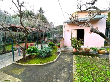 Foto Villa unifamiliare in Via di Serragrande 26, Rosignano Marittimo