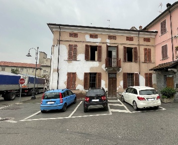 Foto Case semi ndipendenti in VIA MANZONI 16, Sale di 260 m² con 10 locali