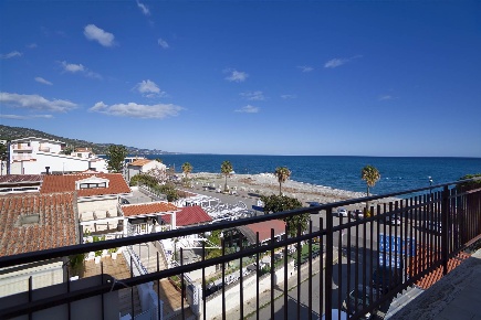 Foto Appartamento a Roseto Capo Spulico Borgata Marina di 67 m² in vendita