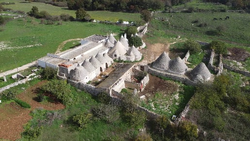 Foto Rustico a Martina Franca di 1380 m² con 20 locali in vendita