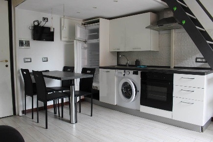 Foto Appartamento in Via Fratelli Rizzardi, Milano Trenno di 24 m²