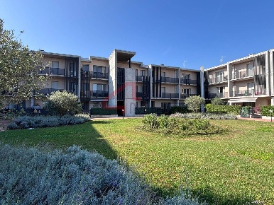 Foto Appartamento a Nogarole Rocca Pradelle di 82 m² con 4 locali