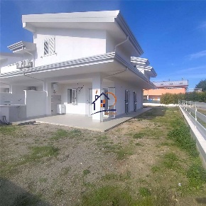 Foto Villa a schiera in Loc. Sant'Angelo, Corigliano-Rossano di 130 m²