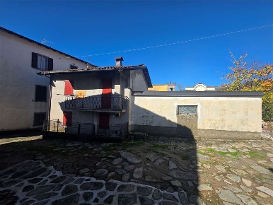 Foto Casa indipendente in piazza Santa Maria, Castiglione di Garfagnana