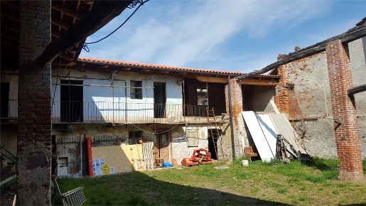 Foto Rustico a Montalenghe di 116 m² con 6 locali in vendita