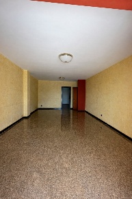 Foto Appartamento in Via Ugo Foscolo Poeta, Monopoli Centro di 122 m²