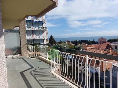 Foto Appartamento in Via Vallarino 78, Sanremo Solaro di 101 m² in affitto