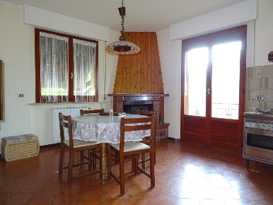 Foto Villa bifamiliare a Corinaldo Centro di 290 m² con 10 locali