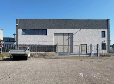 Foto Capannone industriale a Rondissone di 700 m² con 10 locali in vendita