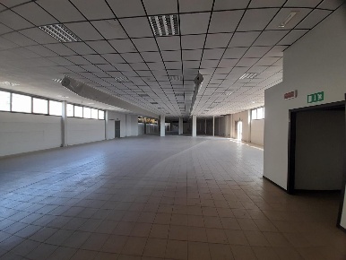 Foto Capannone industriale a Calcinaia Villaggi, Bellaria di 3400 m²