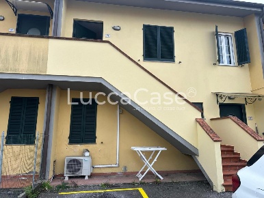Foto Appartamento a Porcari Centro di 85 m² con 4 locali in vendita