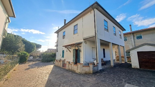 Foto Villa unifamiliare a Rosignano Marittimo Rosignano Solvay di 185 m²
