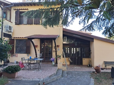 Foto Villa bifamiliare a Santa Luce Pieve Di Santa Luce di 110 m²