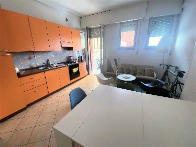 Foto Appartamento a Massa Marina di Massa Centro di 70 m² con 3 locali
