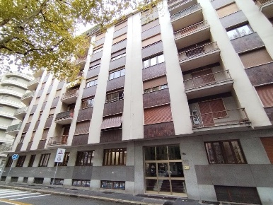Foto Ufficio a Torino Crocetta di 228 m² con 7 locali in vendita