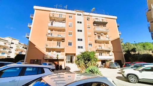 Foto Appartamento in Via Pindaro 3, Agrigento di 166 m² con 5 locali