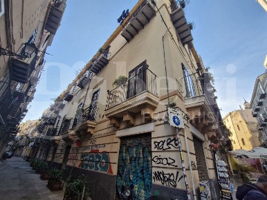 Foto Appartamento in Ruggero Mastrangelo, Palermo Kalsa di 160 m²