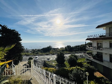 Foto Appartamento in Via Padre Semeria 518, Sanremo Foce - Semeria di 69 m²