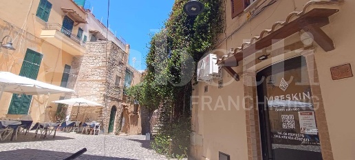 Foto Negozio in Via DEL BALUARDO 38, Nettuno Centro di 34 m² con 1 locali