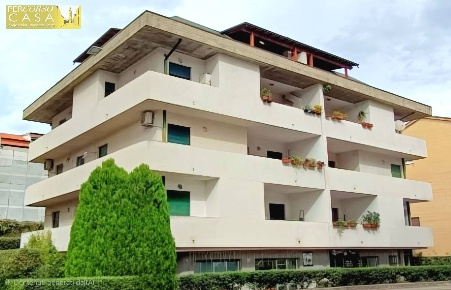 Foto Appartamento in Zona Stazione - Via Tripoti, Teramo Centro di 160 m²