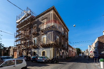 Foto Appartamento in Via Santa Maria Della Catena, Catania di 110 m²