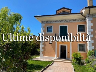 Foto Villa unifamiliare in Via Sandro Penna, Campagnano di Roma di 180 m²