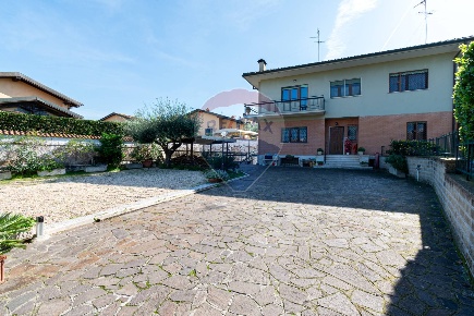 Foto Villa unifamiliare in Via Giambattista Gelli, Roma Casal Bernocchi