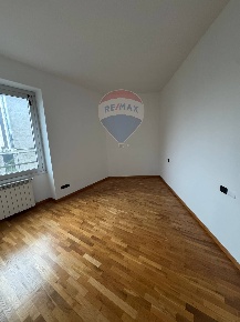 Foto Ufficio in Via Pier Francesco Mola, Milano Certosa di 90 m² in affitto