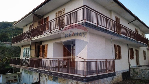 Foto Case semi ndipendenti in via croce, Cerzeto San Giacomo di 271 m²