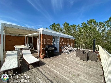 Foto Attico in Viale del Tirreno, Pisa Calambrone di 90 m² con 3 locali