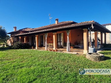 Foto Villa singola in VIA GHIDONI, Ospitaletto di 250 m² con 6 locali
