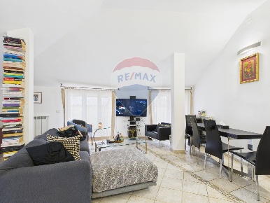 Foto Appartamento in Via Bianca Maria Visconti, Pavia Borgo Basso di 109 m²