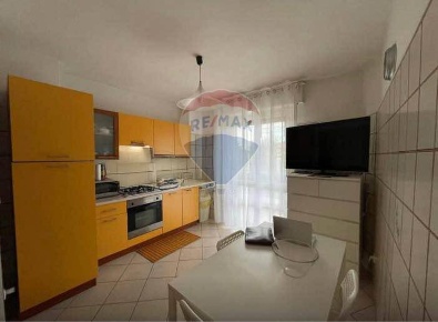Foto Appartamento in Via Catullo, Parma San Lazzaro di 80 m² con 4 locali