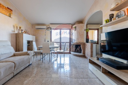 Foto Appartamento in Via Caravaggio, Assemini di 78 m² con 3 locali