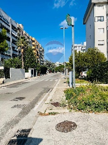 Foto Locale commerciale in Via Rocco Di Cillo, Bari Carbonara di Bari