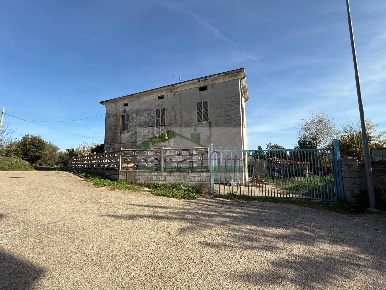 Foto Casa indipendente in Contrada Foreste, Miglianico di 200 m² in vendita