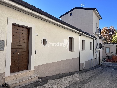 Foto Casa indipendente in via roma, L'Aquila Paganica - Tempera di 127 m²