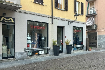 Foto Attività commerciale in VIA INDIPENDENZA, Cologno Monzese Centro