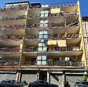 Foto Appartamento in Via Napoli, Bari Libertà di 124 m² con 4 locali