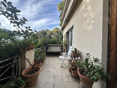 Foto Villa bifamiliare a Livorno Quercianella di 137 m² con 8 locali