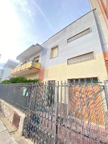 Foto Appartamento a Lequile di 200 m² con 7 locali in vendita