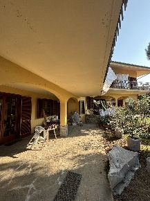 Foto Appartamento a Chieri Centro di 216 m² con 7 locali in vendita