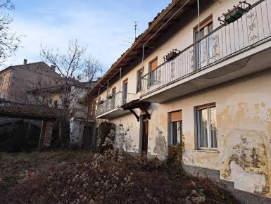 Foto Casa indipendente a Brozolo Braia di 310 m² con 11 locali in vendita