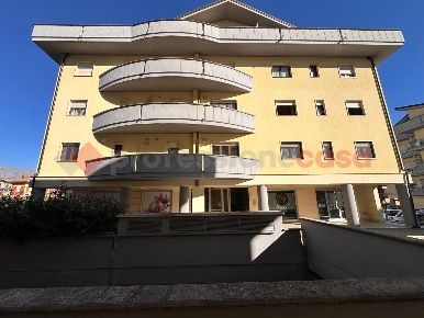Foto Appartamento in Via Santucci 10, Avezzano Centro di 80 m² con 3 locali