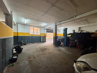 Foto Box in via Francesco Guicciardini, Fonte Nuova Tor Lupara di 120 m²