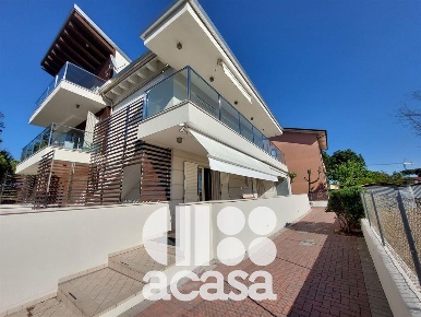 Foto Appartamento in via pinarella, Cervia Pinarella di 103 m² con 3 locali