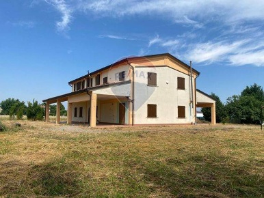Foto Casa indipendente in VIA EMILIO LEPIDO, Parma San Prospero di 500 m²