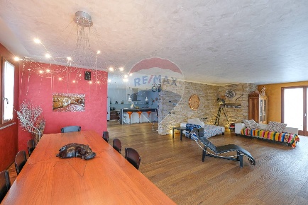 Foto Appartamento in Via F.T. Marinetti, Fontanella di 276 m² con 4 locali